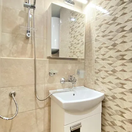 Lovely 2 Bedroom For 6 Guest In * ブルガス